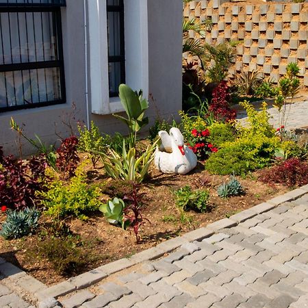 The Ultimate Lotus Apartment Manzini Bagian luar foto