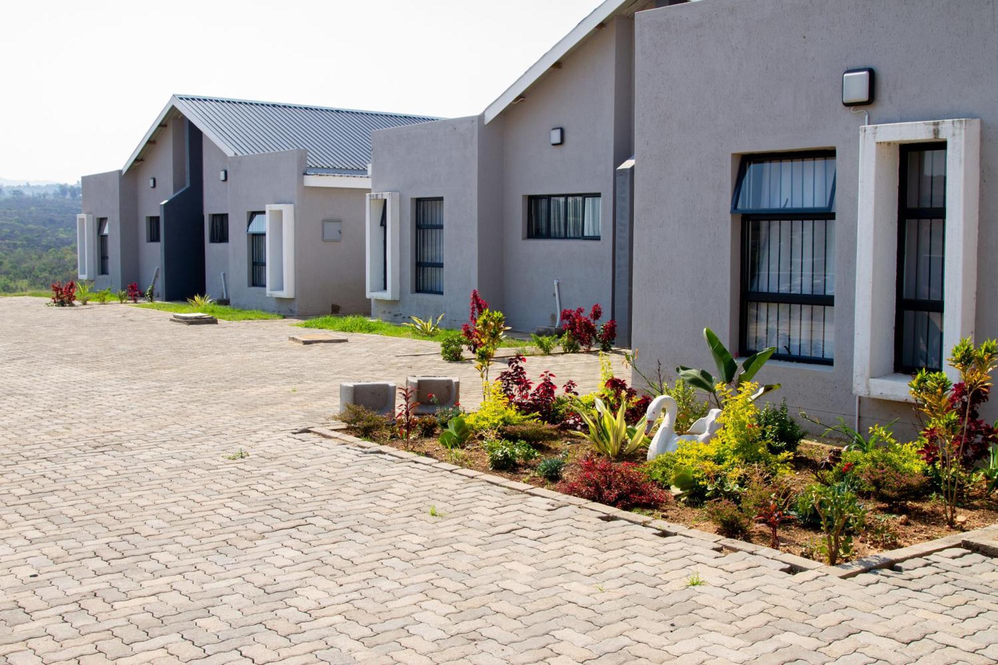 The Ultimate Lotus Apartment Manzini Bagian luar foto