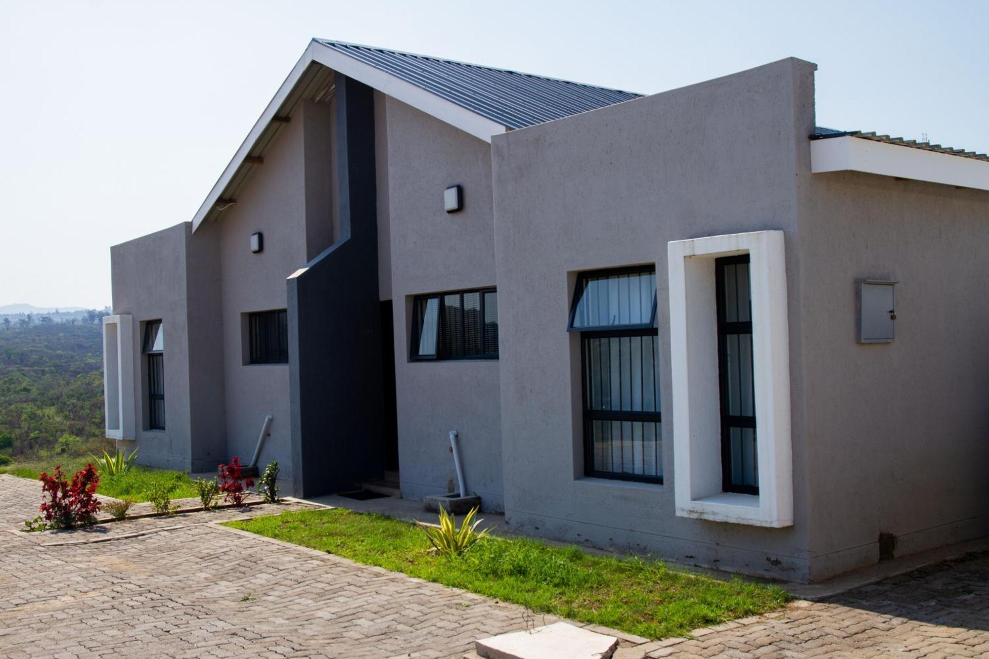 The Ultimate Lotus Apartment Manzini Bagian luar foto