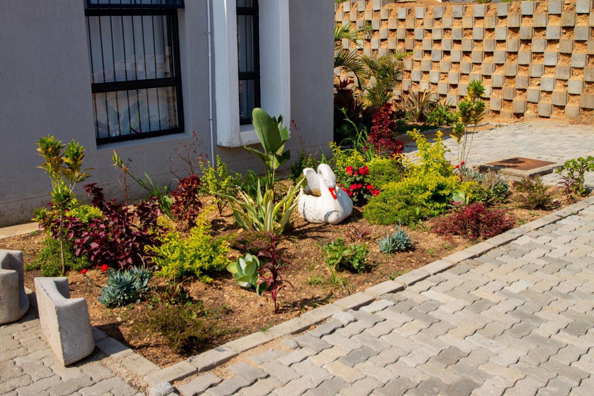 The Ultimate Lotus Apartment Manzini Bagian luar foto